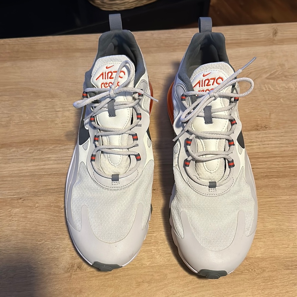 Nike AIR 270 REACT